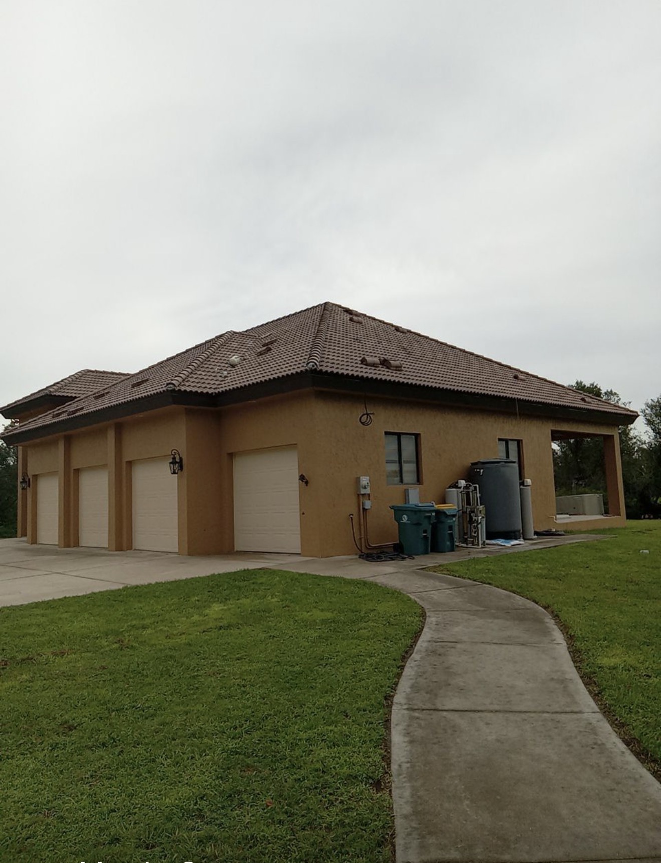 Finished roof — GAF shingles installation